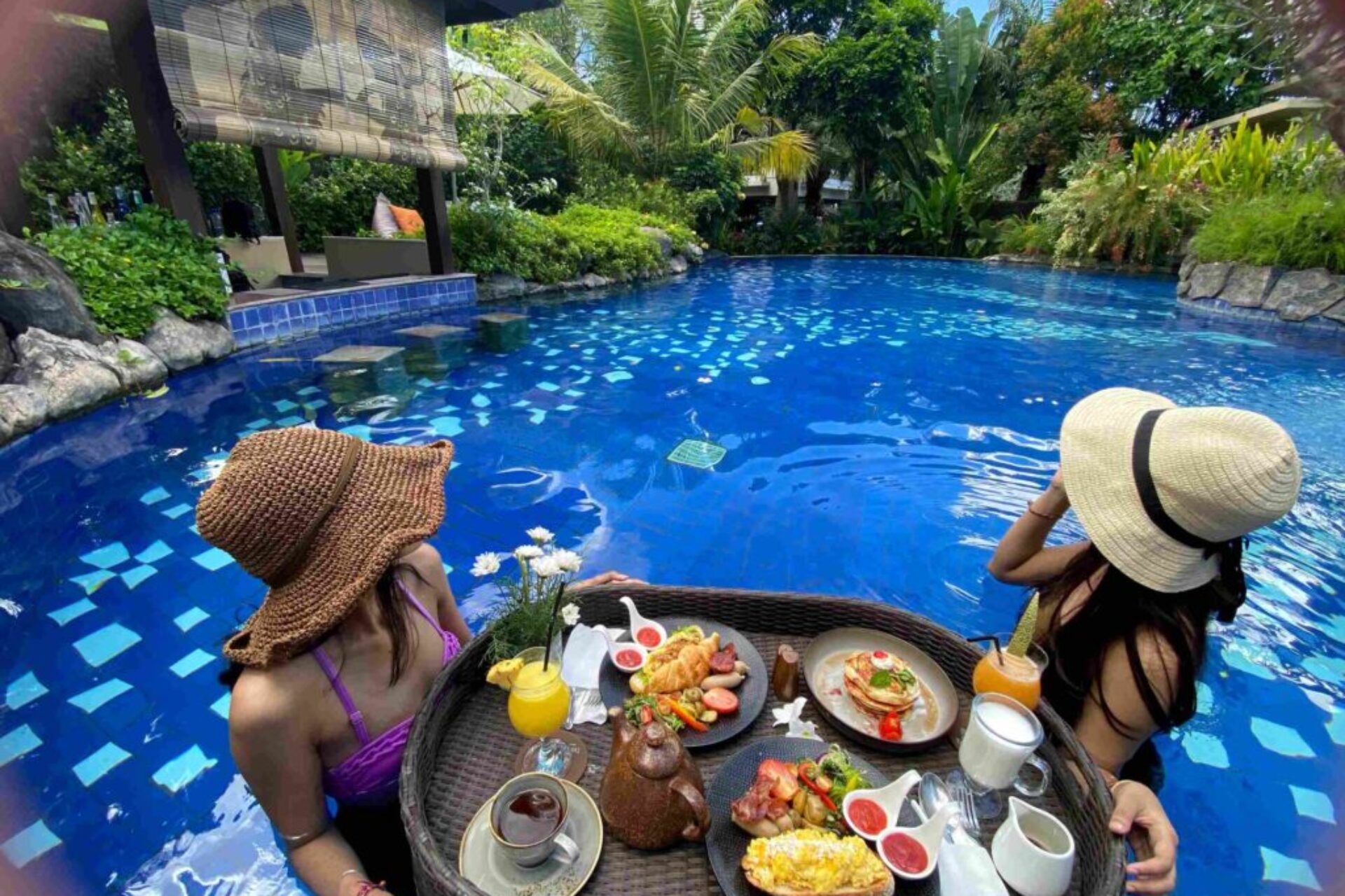 Floating Breakfast Floating Breakfast